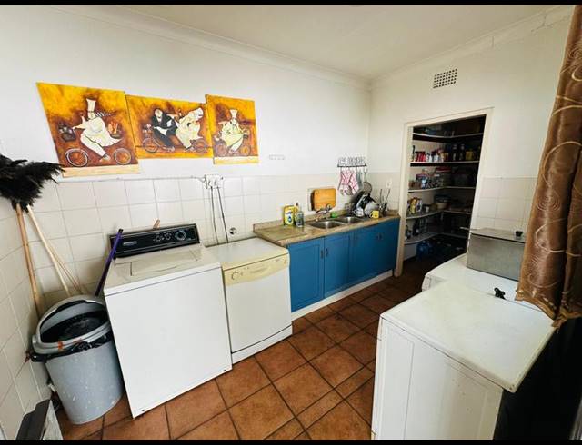 4 BEDROOM HOUSE FOR SALE IN BRAMLEY PARK